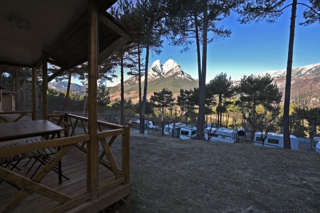 Bungalows Del Camping Pedraforca Saldés Exteriör bild