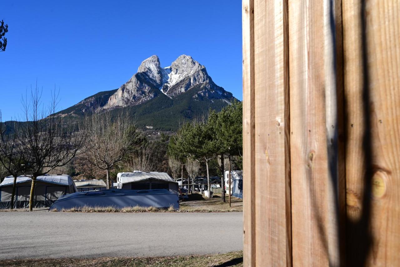 Bungalows Del Camping Pedraforca Saldés Exteriör bild